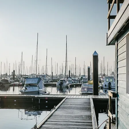 Дом отдыха Hausboot Emmas Meerzeit, Tolle Dachterrasse, Parkplatz Нойштадт (Гольштейн)