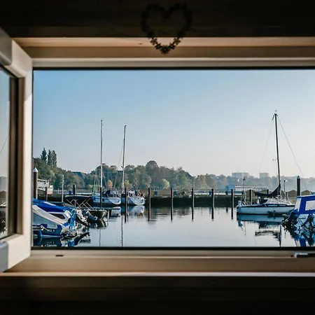 Hausboot Emmas Meerzeit, Tolle Dachterrasse, Parkplatz *