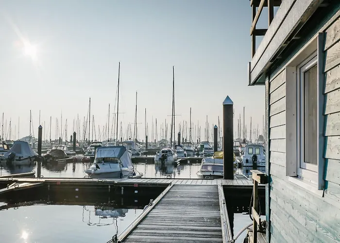 Vakantiehuis Hausboot Emmas Meerzeit, Tolle Dachterrasse, Parkplatz Neustadt in Holstein